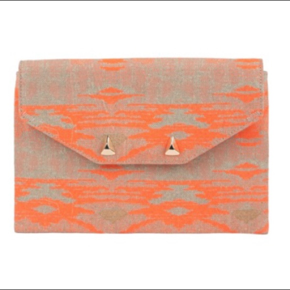 Stell & Dot clutch